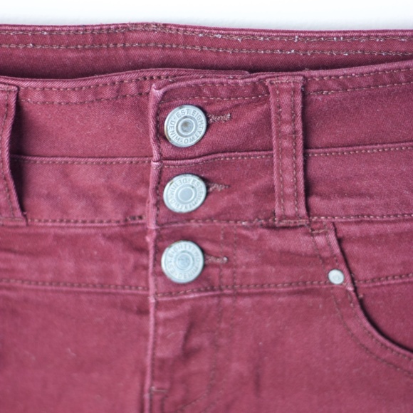 Red shorts, high rise shortie with 3 buttons, size 01 , Brand Ardene - Picture 9 of 10